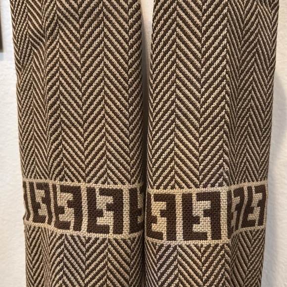 Authentic Fendi reversible wool scarf - Picture 3 of 8